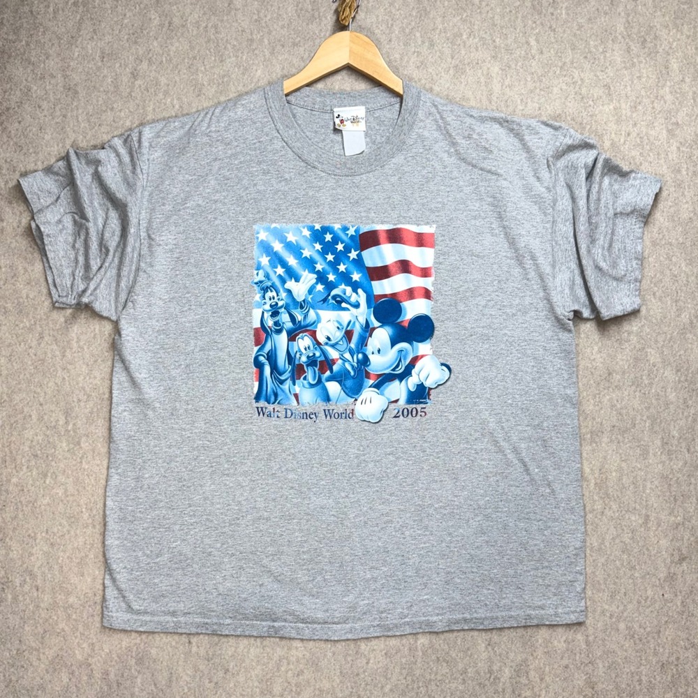Vintage Walt Disney World 2005 Mickey Mouse American Flag Gray T-Shirt Mens XL